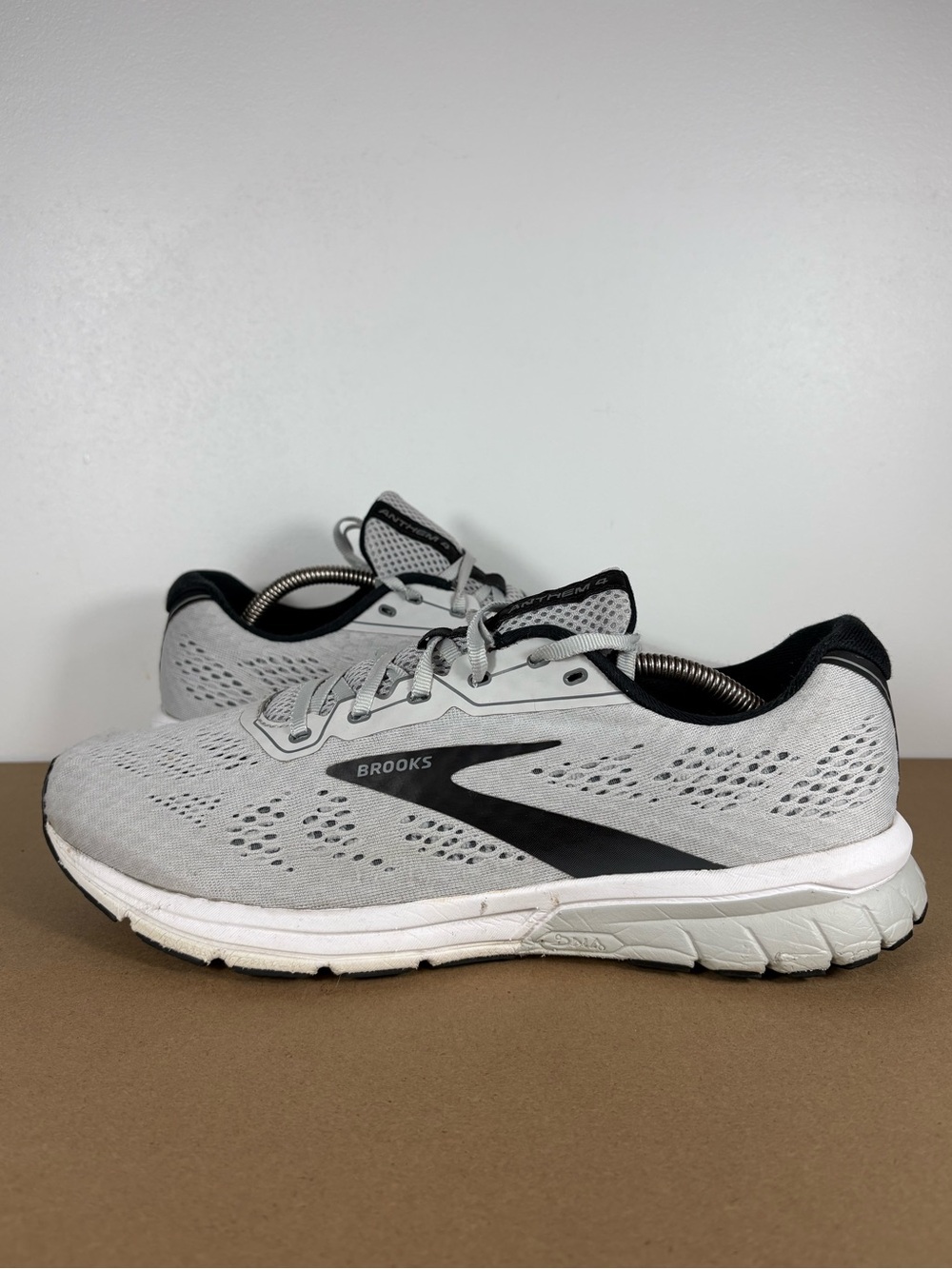 Brooks Anthem 4 Mens Size 12 D Running Shoes Gray Black Athletic 1103531D084 (A6